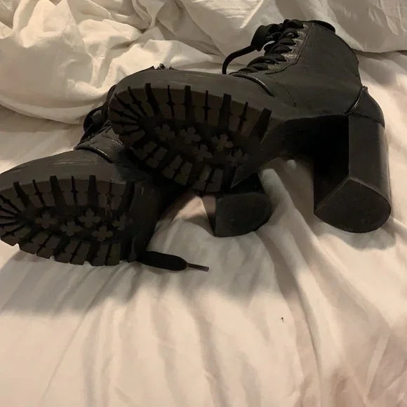 Steve Madden Laurie 6.5 black boots - Picture 3 of 6